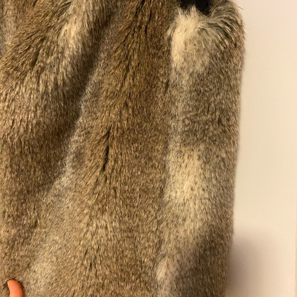 Talula Faux Fur Vest - Picture 14 of 15